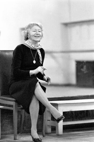 GALINA ULANOVA BOLSHOI THEATRE