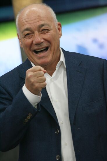VLADIMIR POZNER 