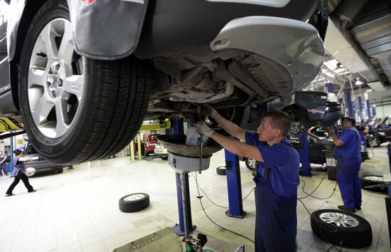 Car dealer's service department