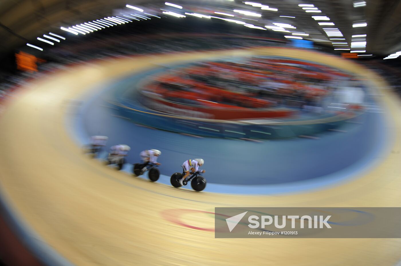2012 Olympics. Cycle track. Team pursuit