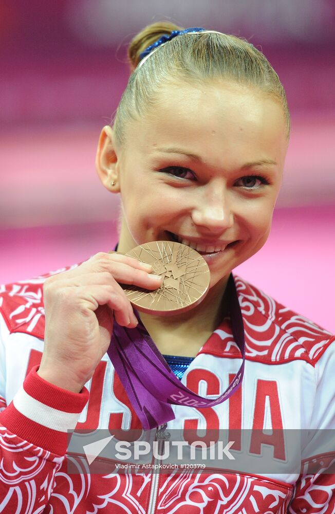 2012 Olympics. Women's Gymnastics. Vault