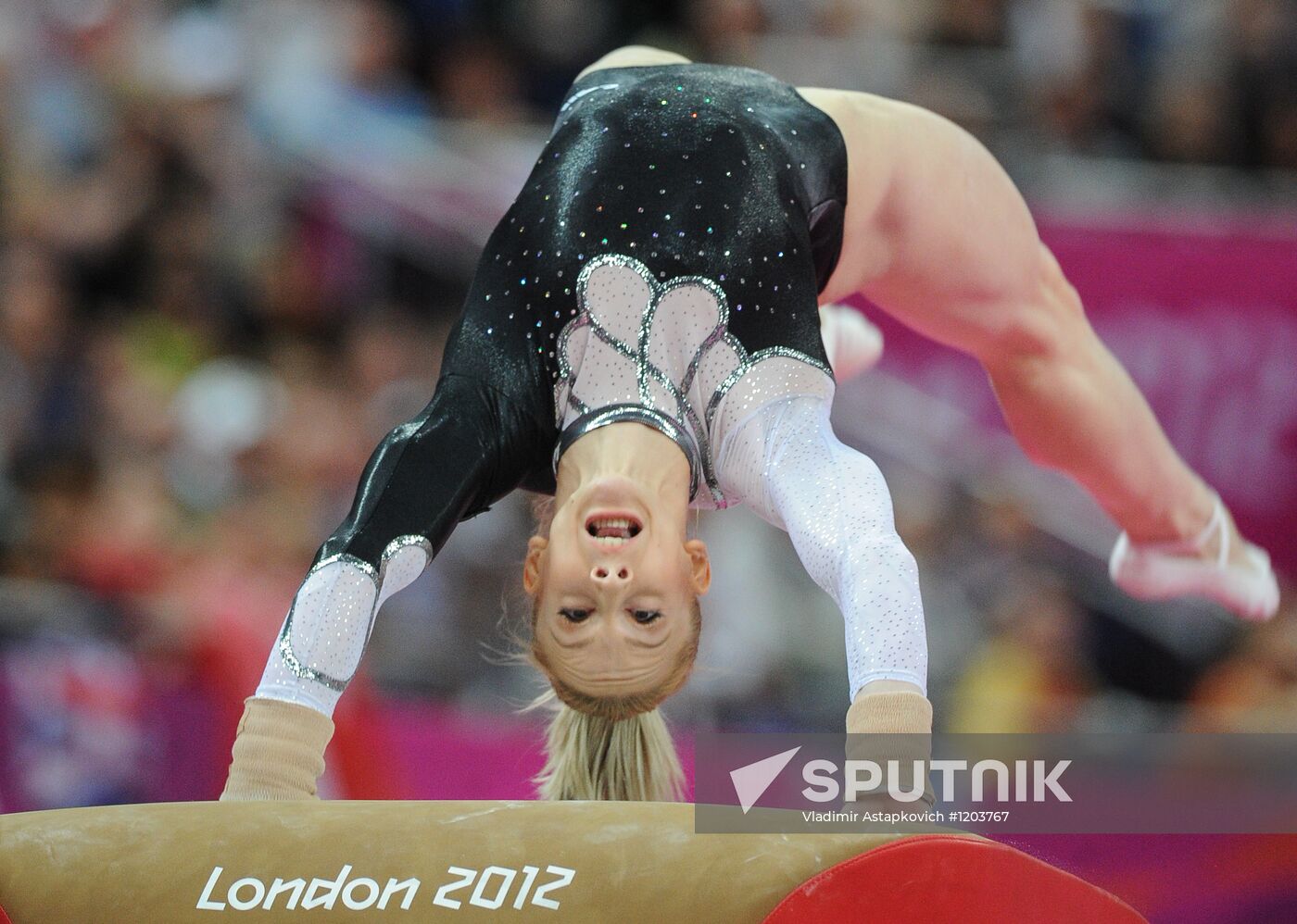 2012 Olympics. Women's Gymnastics. Vault