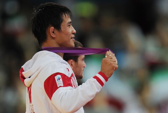 2012 Summer Olympics. Greco-Roman wrestling. Day 1