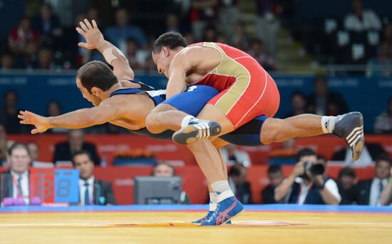 2012 Summer Olympics. Greco-Roman wrestling. Day 1