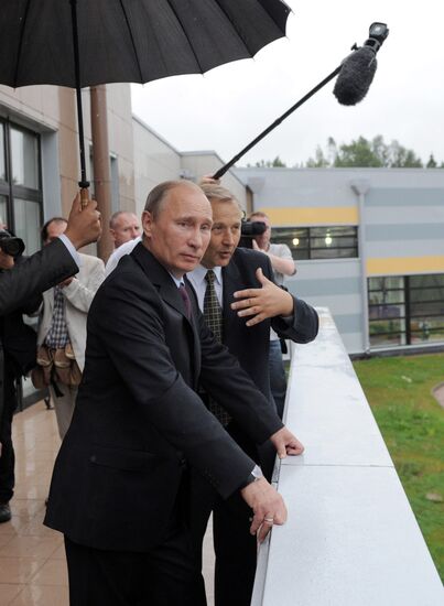 Vladimir Putin visits children's Zerkalny Center