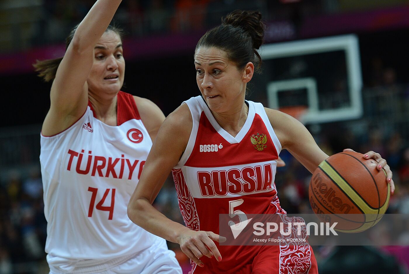 Olympics 2012 Women's Basketball. Turkey vs. Russia