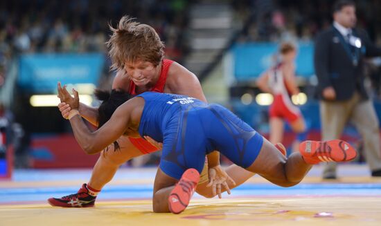 2012 Olympics. Women's freestyle wrestling. Day One