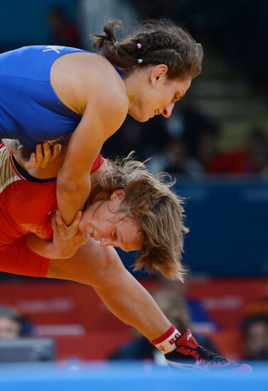 2012 Olympics. Women's freestyle wrestling. Day One