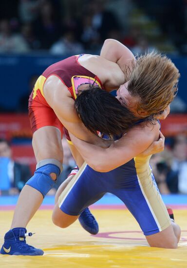 2012 Olympics. Women's freestyle wrestling. Day One