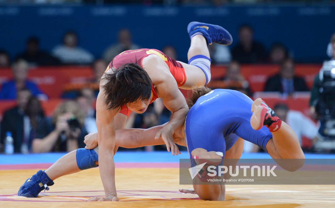 2012 Olympics. Women's freestyle wrestling. Day One