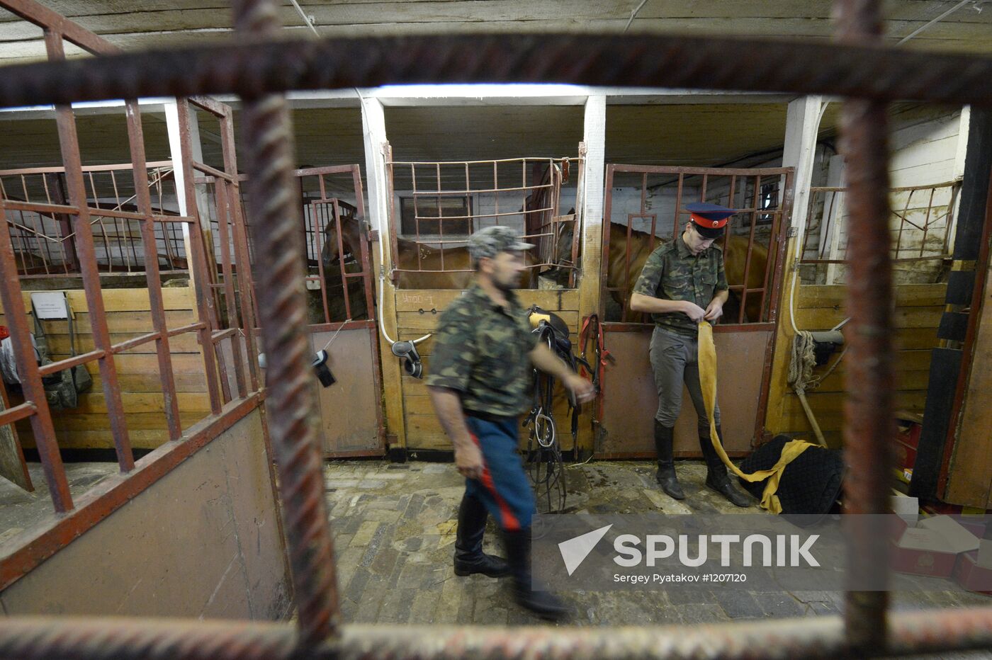 Preparations for Cossack equestrian march from Moscow to Paris