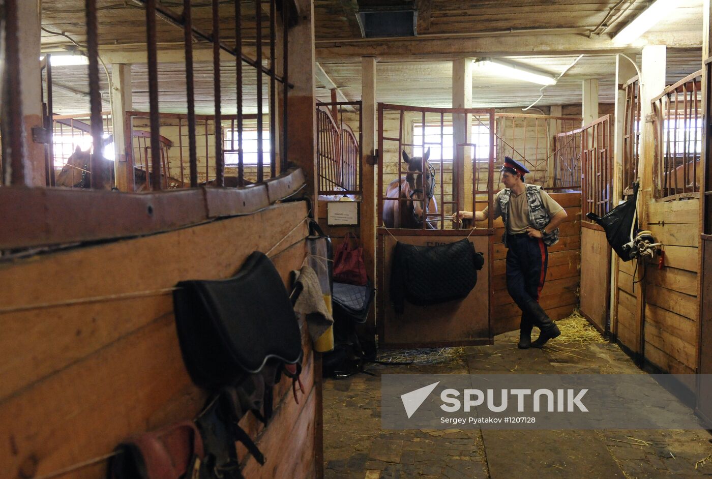 Preparations for Cossack equestrian march from Moscow to Paris