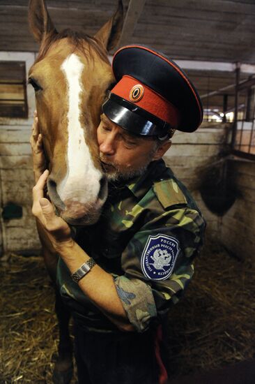 Preparations for Cossack equestrian march from Moscow to Paris