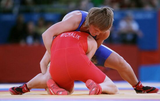 Olympics 2012 Women's Wrestling. Day One
