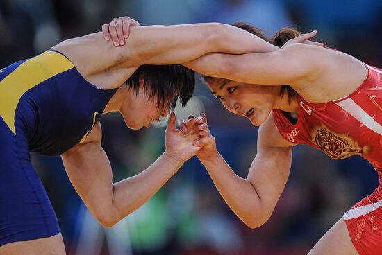 2012 Olympics. Women's freestyle wrestling. Day One
