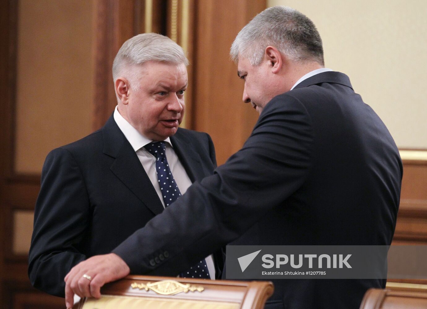 Dmitry Medvedev conducts government meeting