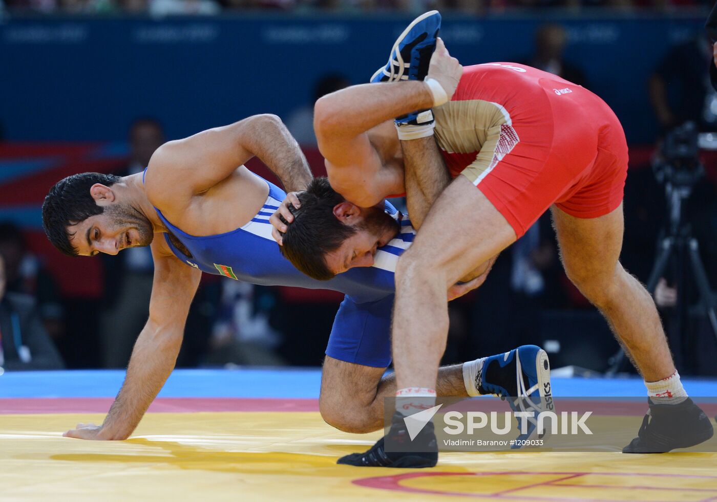 2012 Olympics. Men's freestyle wrestling. Day one