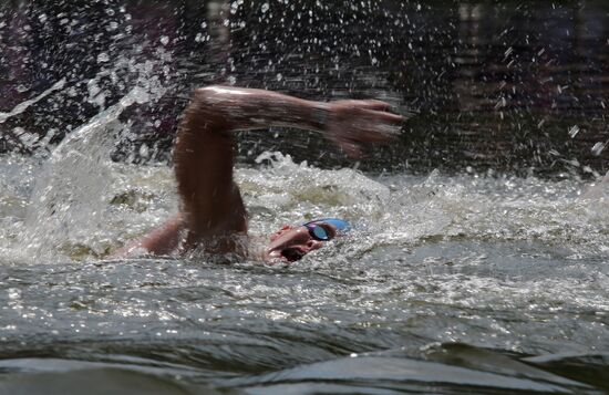 2012 Olympics. Men's 10-kilometer open-water swimming