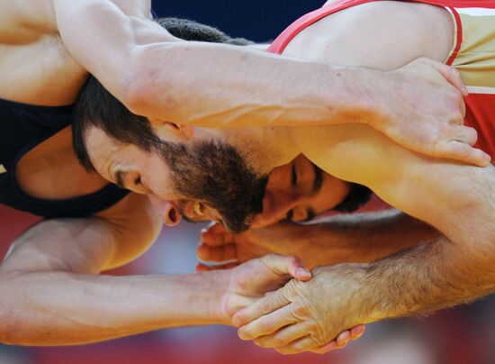 2012 Olympics. Men's freestyle wrestling. Day one