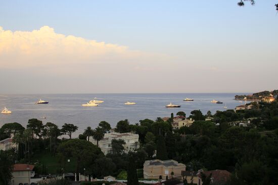 Flower ball at Villa Ephrussi de Rothschild on the Riviera