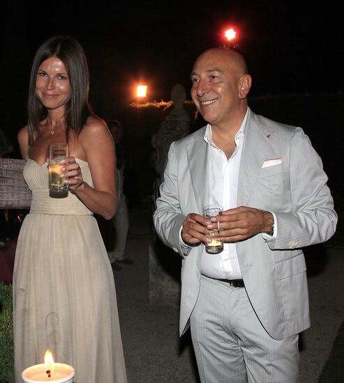 Flower ball at Villa Ephrussi de Rothschild on the Riviera