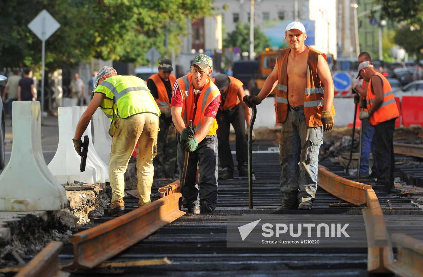 Tramway tracks replaced on Baumanskaya Street