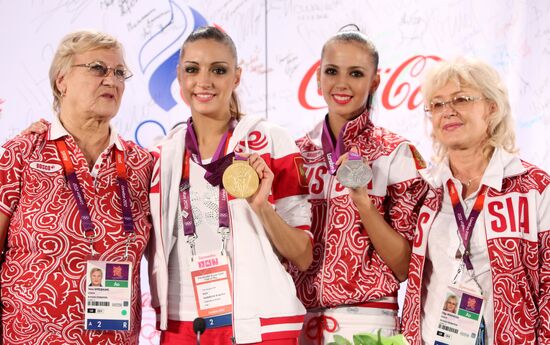 Russian Olympic medalists honored in Russia Park, London