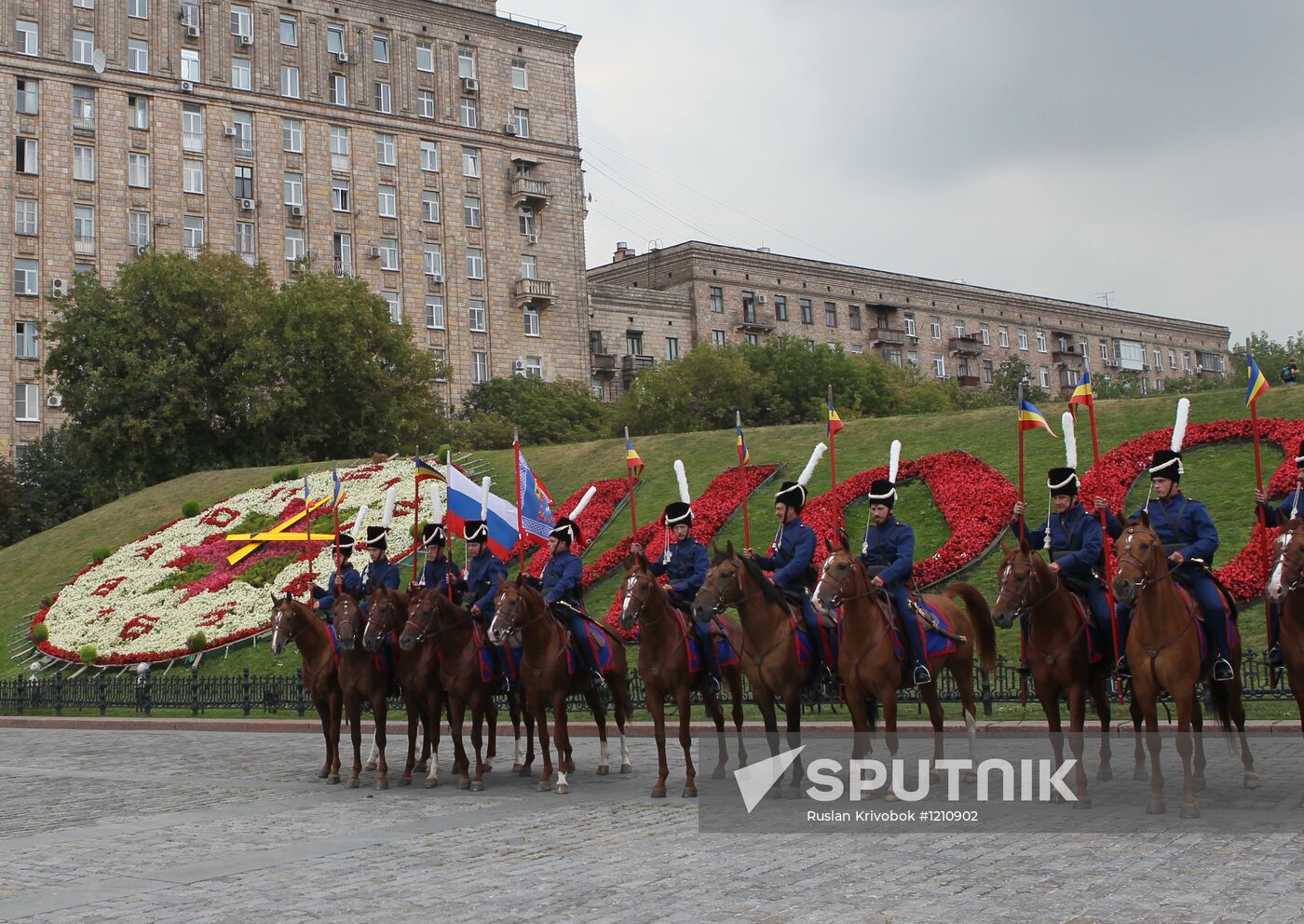 Horse march on Paris starts in Moscow