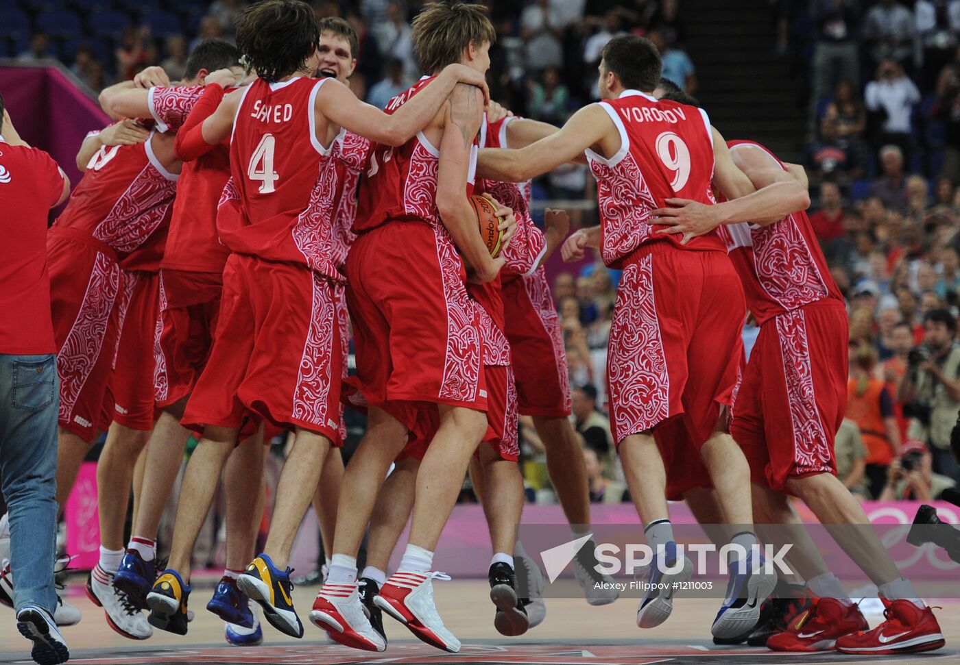 London 2012 Olympics. Men's Basketball. Argentina vs. Russia