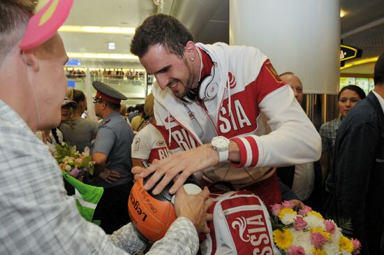 Russian national team arrives home from Olympic Games in London