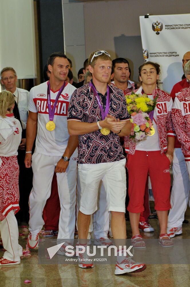 Russian national team arrives home from Olympic Games in London