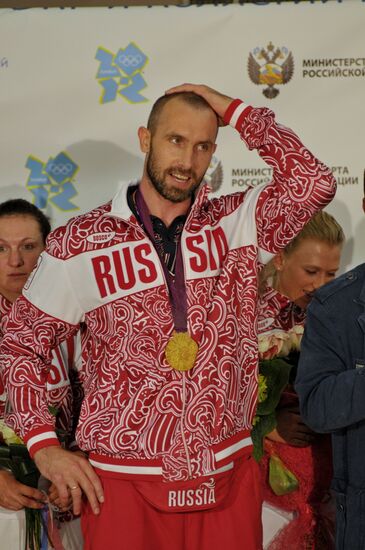Russian national team arrives home from Olympic Games in London