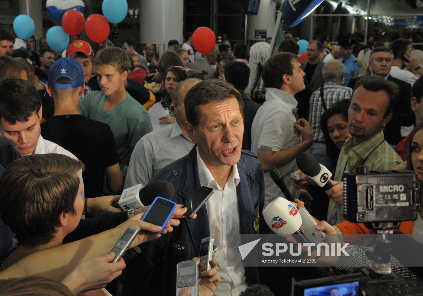 Russian national team arrives home from Olympic Games in London