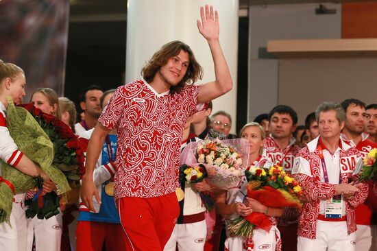 Russian national team arrives home from Olympic Games in London