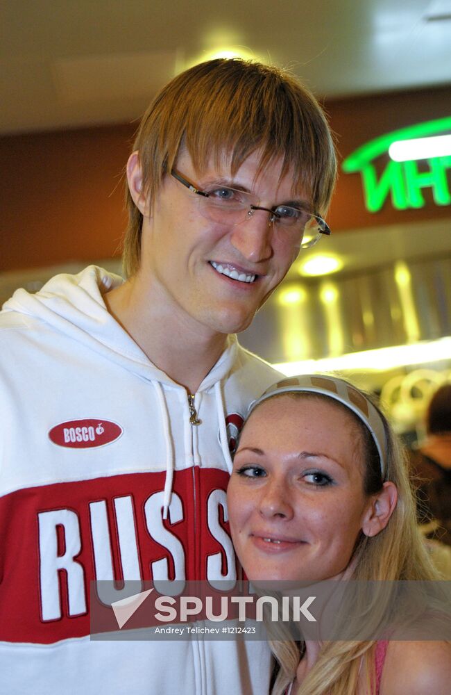 Russian national team arrives home from Olympic Games in London