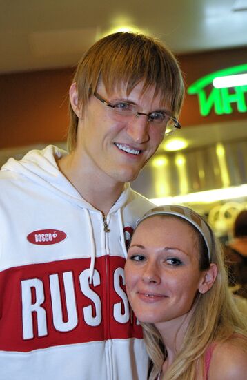 Russian national team arrives home from Olympic Games in London