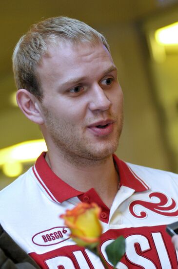 Russian national team arrives home from Olympic Games in London