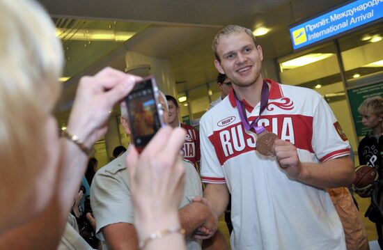 Russian national team arrives home from Olympic Games in London