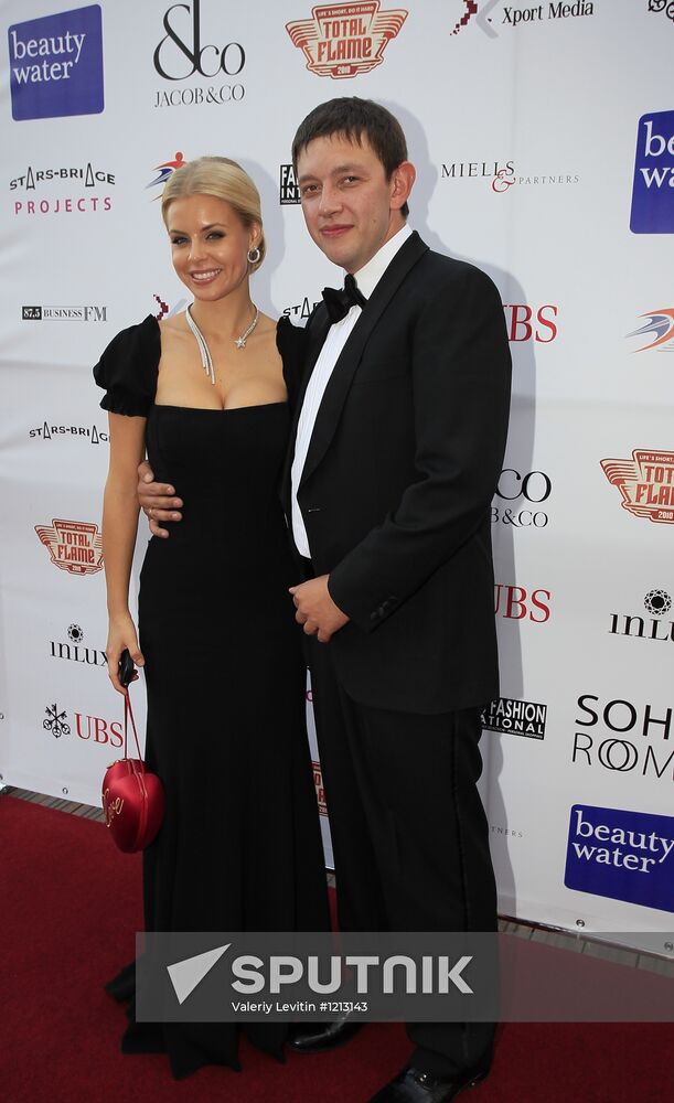 Andrei Sharov's painting exhibition in Japanese Garden in Monaco