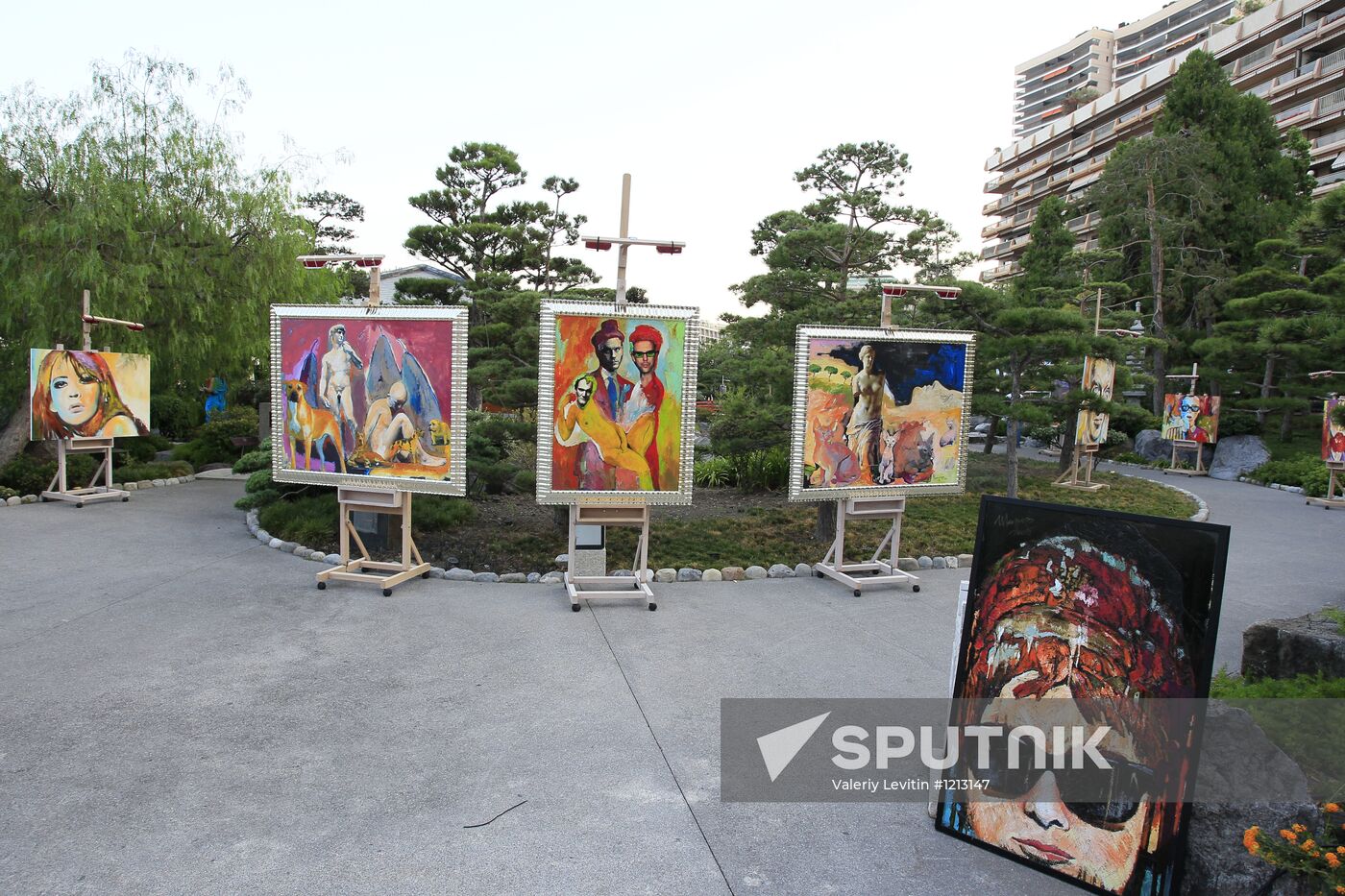 Andrei Sharov's painting exhibition in Japanese Garden in Monaco