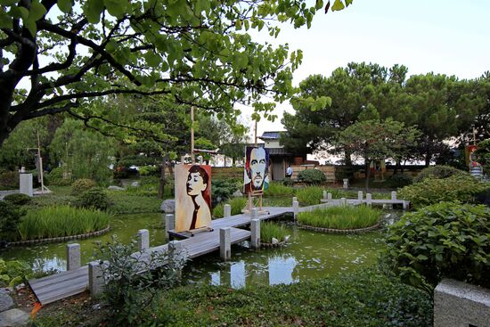 Andrei Sharov's painting exhibition in Japanese Garden in Monaco