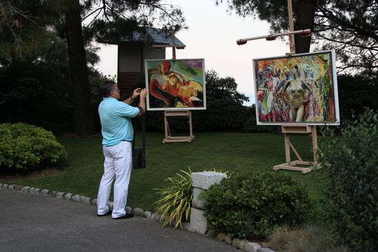 Andrei Sharov's painting exhibition in Japanese Garden in Monaco