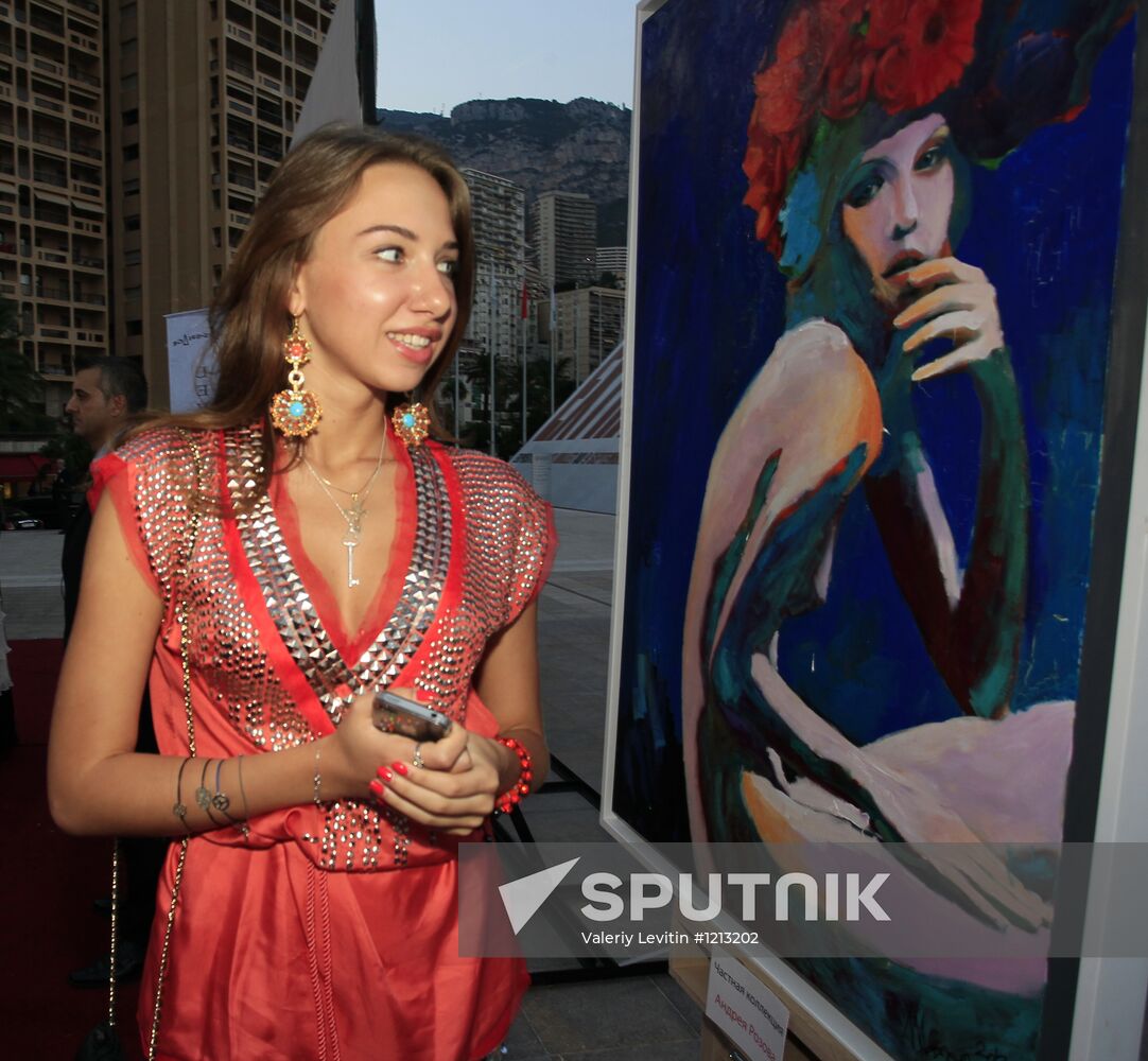 Exhibition of Andrei Sharov's paintings in Japanese Garden