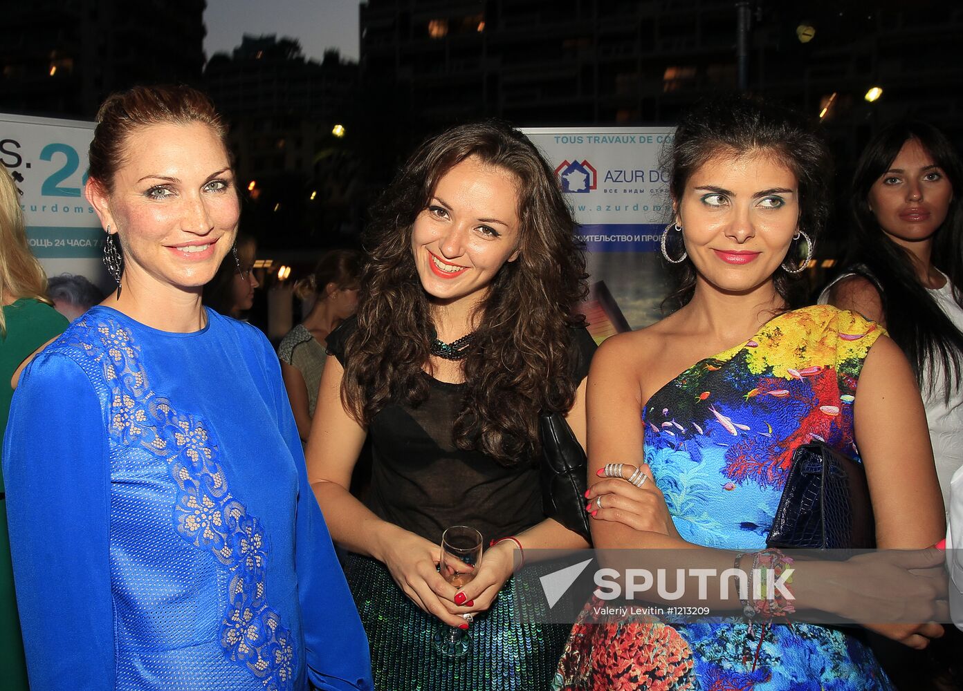 Exhibition of Andrei Sharov's paintings in Japanese Garden