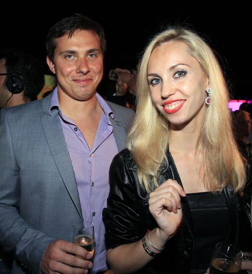 Exhibition of Andrei Sharov's paintings in Japanese Garden