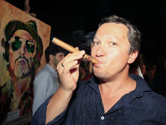 Exhibition of Andrei Sharov's paintings in Japanese Garden