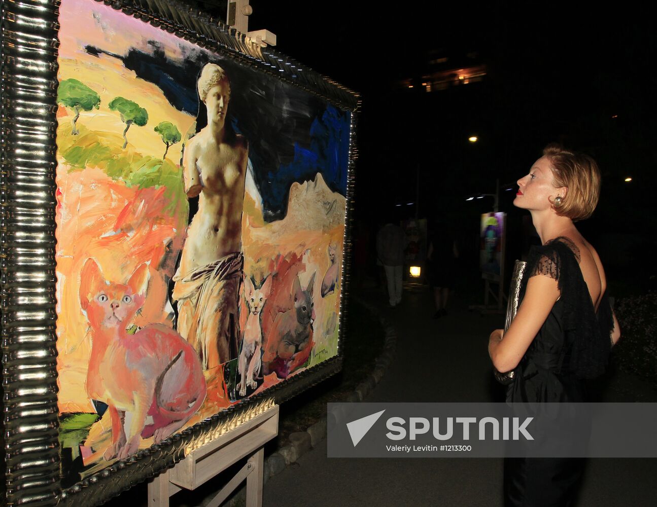 Exhibition of Andrei Sharov's paintings in Japanese Garden