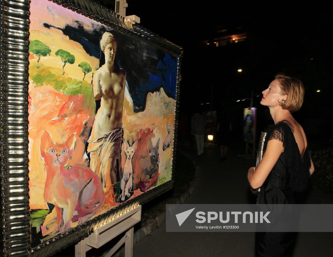 Exhibition of Andrei Sharov's paintings in Japanese Garden