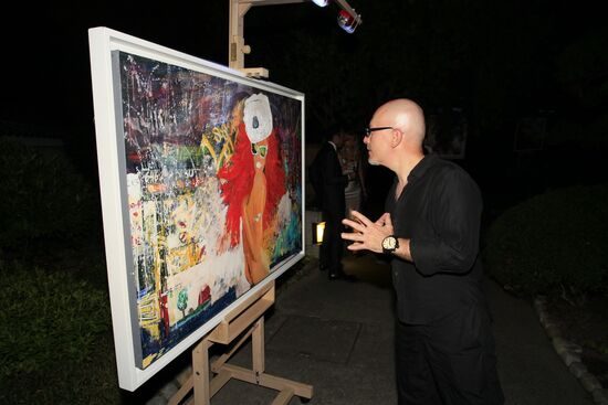 Exhibition of Andrei Sharov's paintings in Japanese Garden