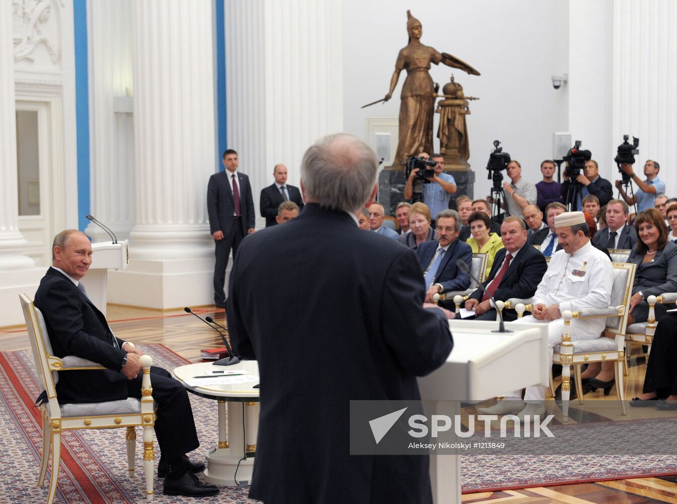 Vladimir Putin meets with Human Rights Commissioners